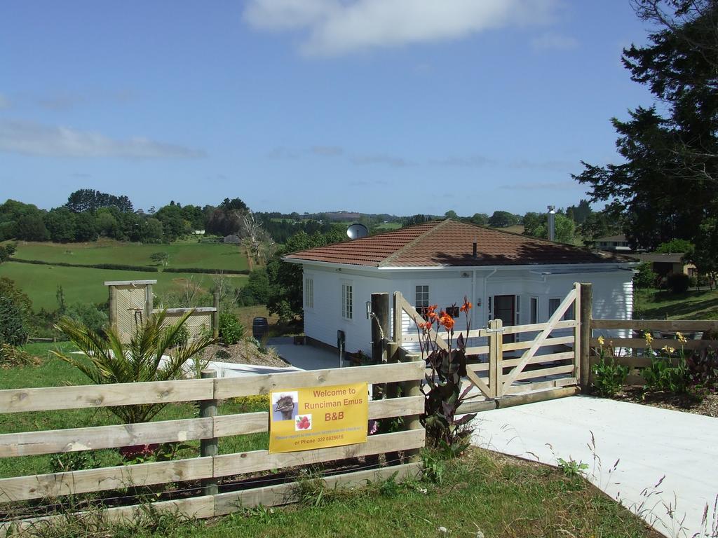 Runciman Berries And Emus B&B Ramarama Bagian luar foto