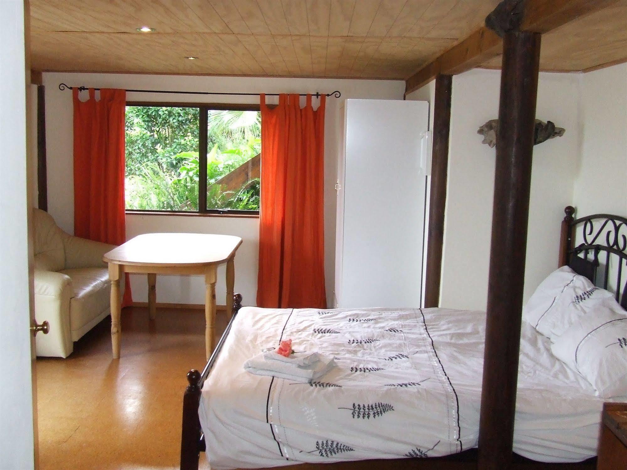 Runciman Berries And Emus B&B Ramarama Bagian luar foto
