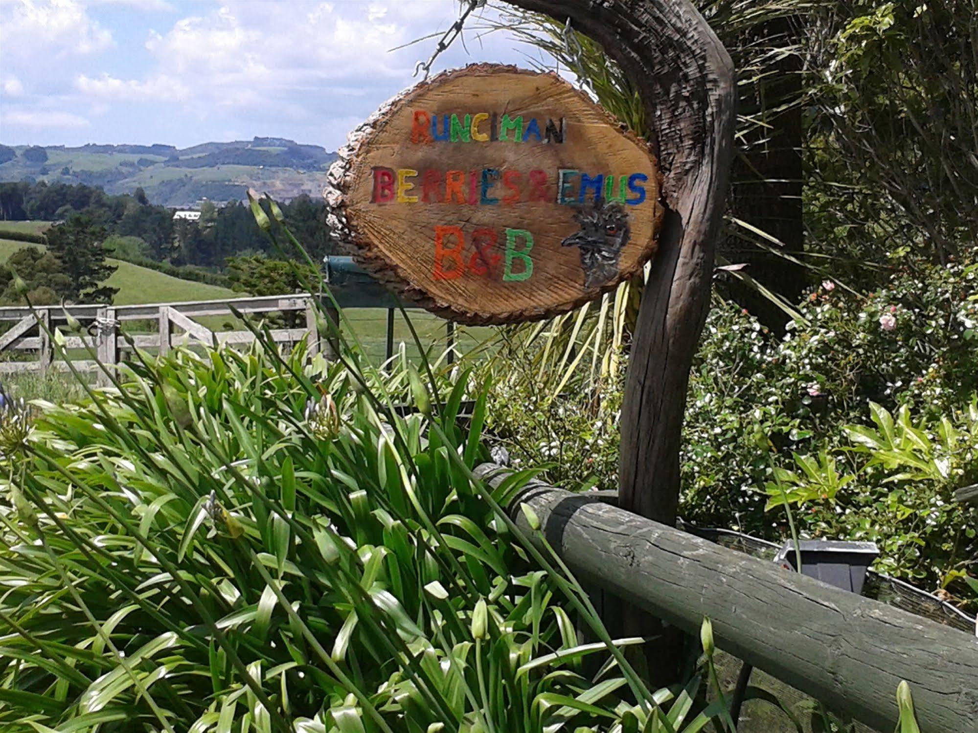 Runciman Berries And Emus B&B Ramarama Bagian luar foto